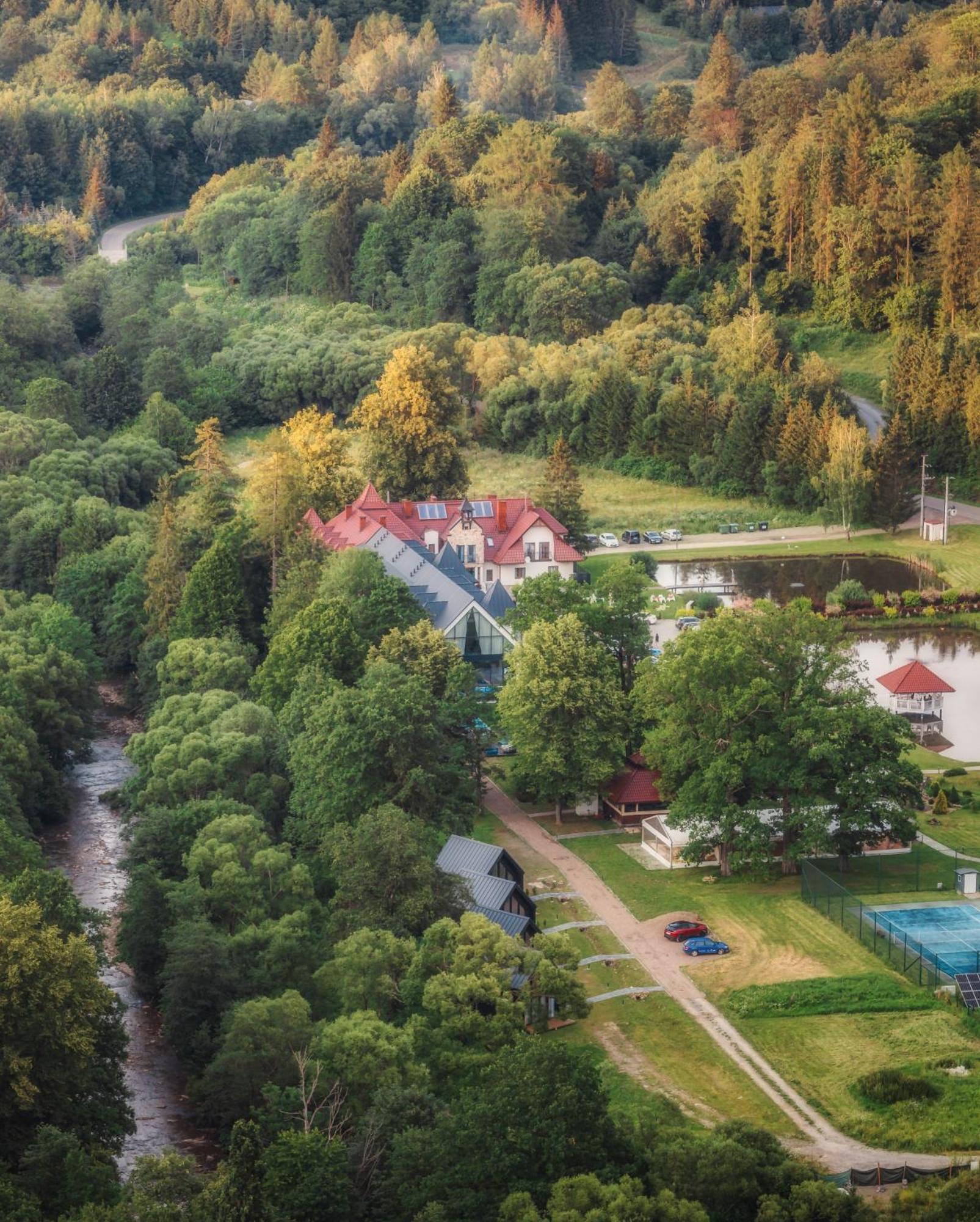 Carynska Resort & Spa Lutowiska Exterior photo